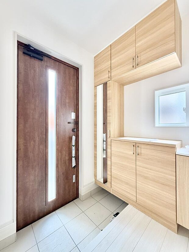 ■ 毎日を気持ちよく迎える、明るく温もりのある玄関