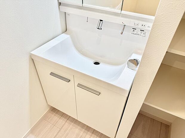 ■手洗いや顔を洗う時も快適に使える便利なシャワー