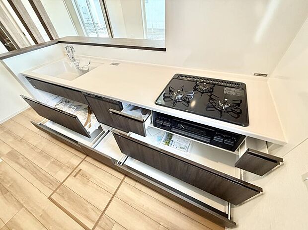 ■家族の絆を深める、温もりのあるキッチン