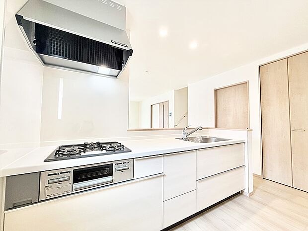 ■シンプルで美しく心地よい時間を生むキッチン空間