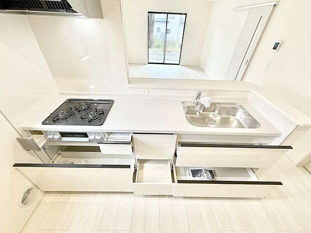 ■家族の絆を深める、温もりのあるキッチン