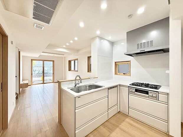 ■シンプルで美しく心地よい時間を生むキッチン空間