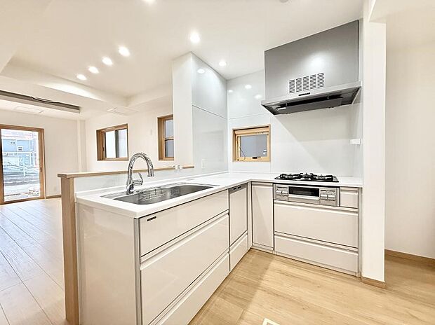 ■シンプルで機能的、毎日使いやすいキッチン