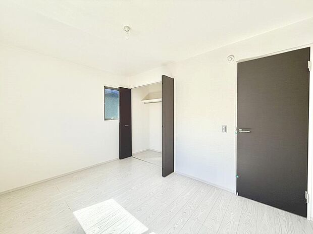 ■落ち着いた色合いのお部屋で穏やかな時間を楽しめます