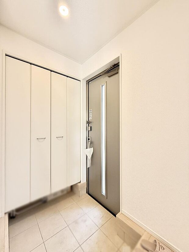 ■ 毎日を気持ちよく迎える、明るく温もりのある玄関