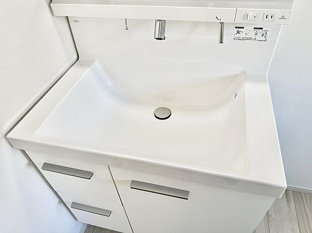 ■手洗いや顔を洗う時も快適に使える便利なシャワー