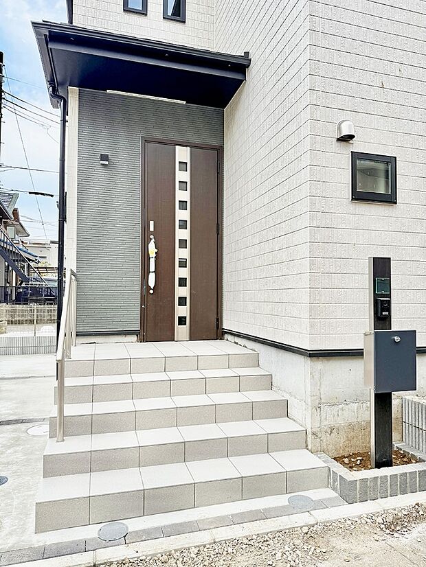 ■ 心地よい暮らしへとつながる、温かい玄関