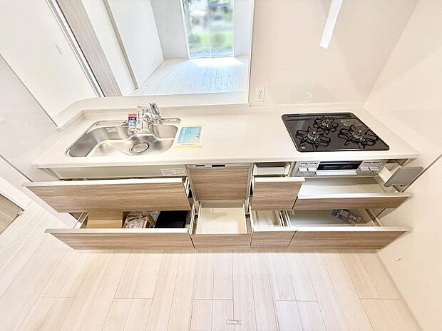 ■シンプルで機能的、毎日使いやすいキッチン