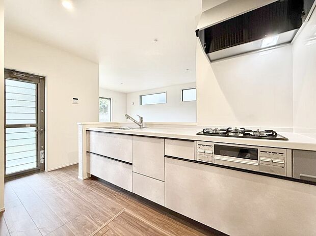 ■家族の絆を深める、温もりのあるキッチン