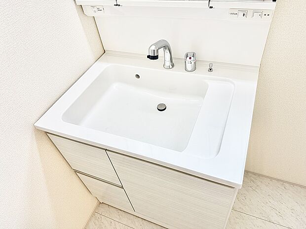 ■手洗いや顔を洗う時も快適に使える便利なシャワー