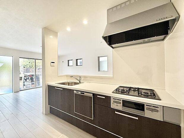 ■シンプルで機能的、毎日使いやすいキッチン