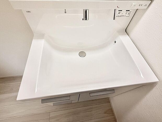 ■手洗いや顔を洗う時も快適に使える便利なシャワー