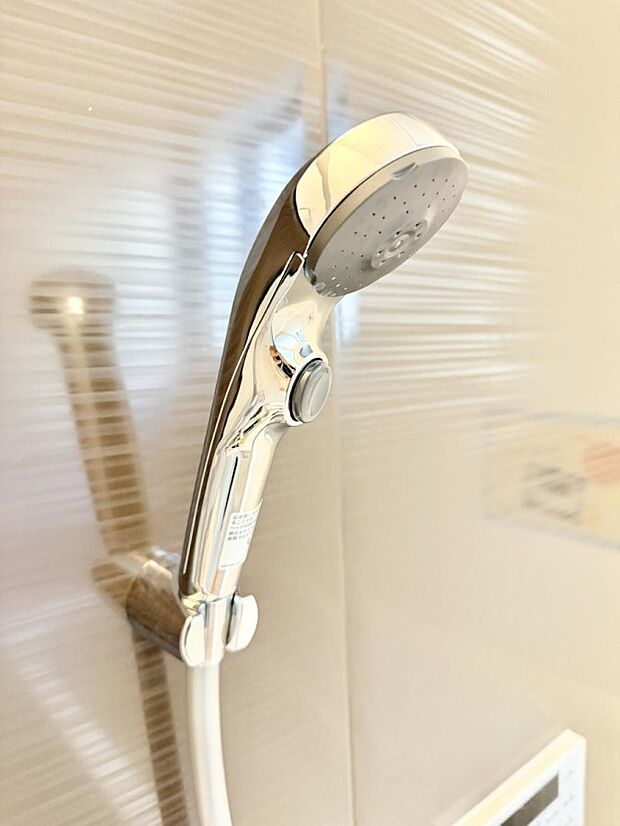■手元で簡単に止水できるため、水の無駄遣いを減らすことができます。
