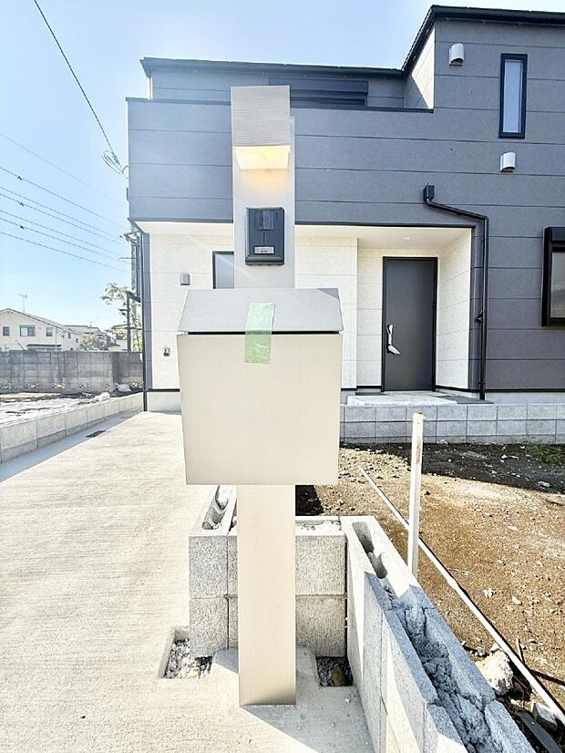 ■ シンプルで美しく、住まいの第一印象を彩る玄関です