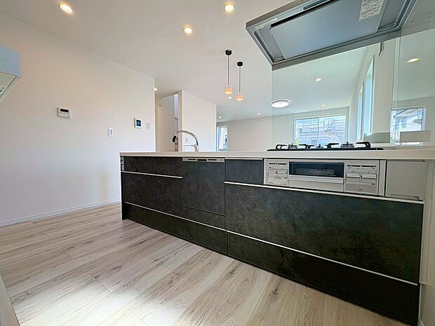 ■シンプルで機能的、毎日使いやすいキッチン