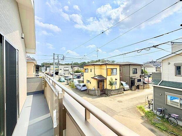 ■ 自然を身近に感じる、開放的なバルコニー