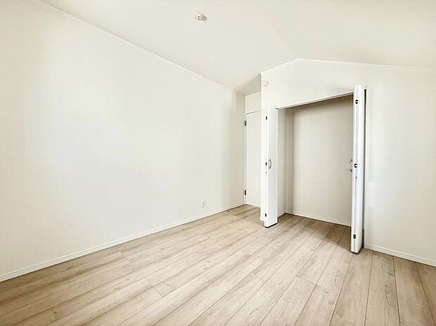 ■窓の配置や通気性の良い設計で部屋の空気がこもらず、常に新鮮な空気が流れます