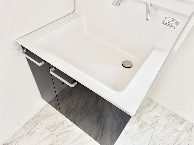 ■手洗いや顔を洗う時も快適に使える便利なシャワー