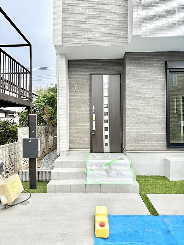 ■ 家族とゲストをやさしく迎える、心温まる玄関