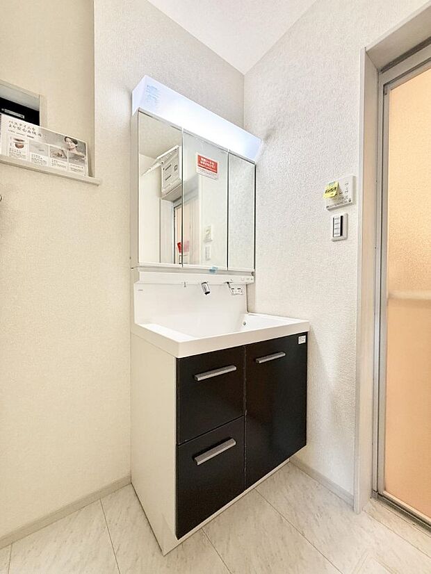 ■明るい洗面所は毎朝の歯磨きも楽しくできちゃいそうです♪