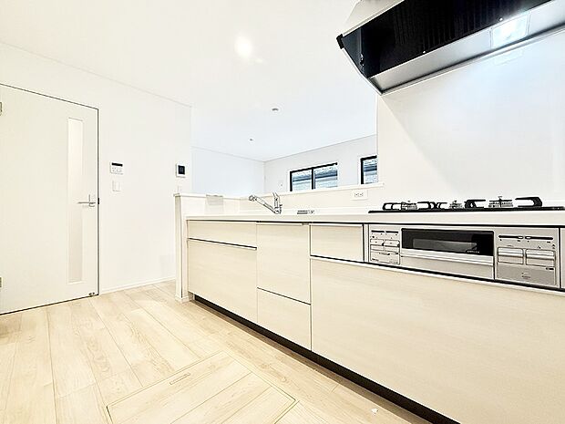 ■シンプルで機能的、毎日使いやすいキッチン