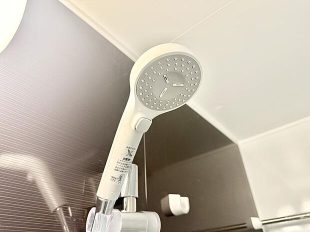 ■手元で簡単に止水できるため、水の無駄遣いを減らすことができます。