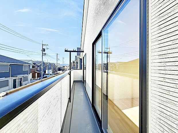 ■ 季節の移ろいを感じられる開放的な空間です