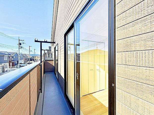 ■ 季節の移ろいを感じられる開放的な空間です