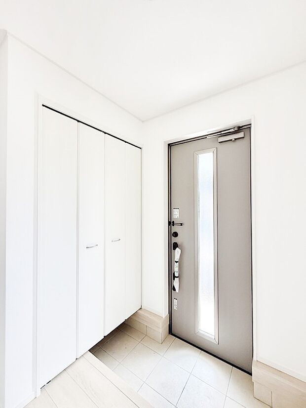 ■ 毎日を気持ちよく迎える、明るく温もりのある玄関