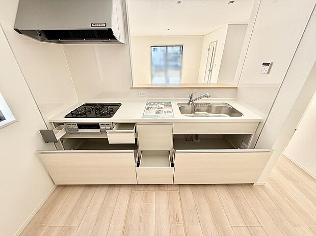 ■家族の絆を深める、温もりのあるキッチン