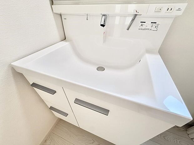 ■手洗いや顔を洗う時も快適に使える便利なシャワー