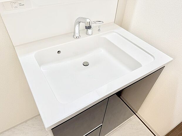 ■手洗いや顔を洗う時も快適に使える便利なシャワー