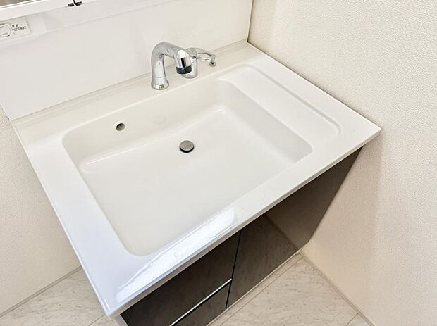 ■手洗いや顔を洗う時も快適に使える便利なシャワー