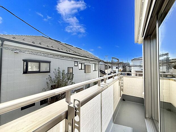 ■ 季節の移ろいを感じられる開放的な空間です