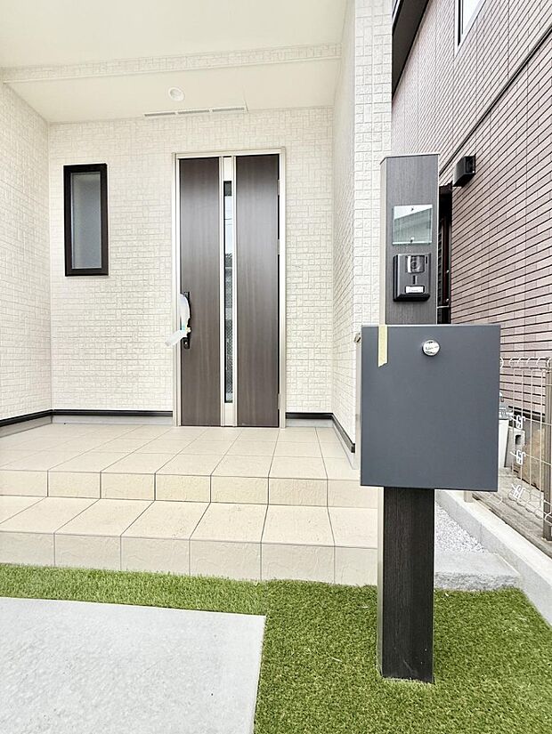 ■ 心地よい暮らしへとつながる、温かい玄関