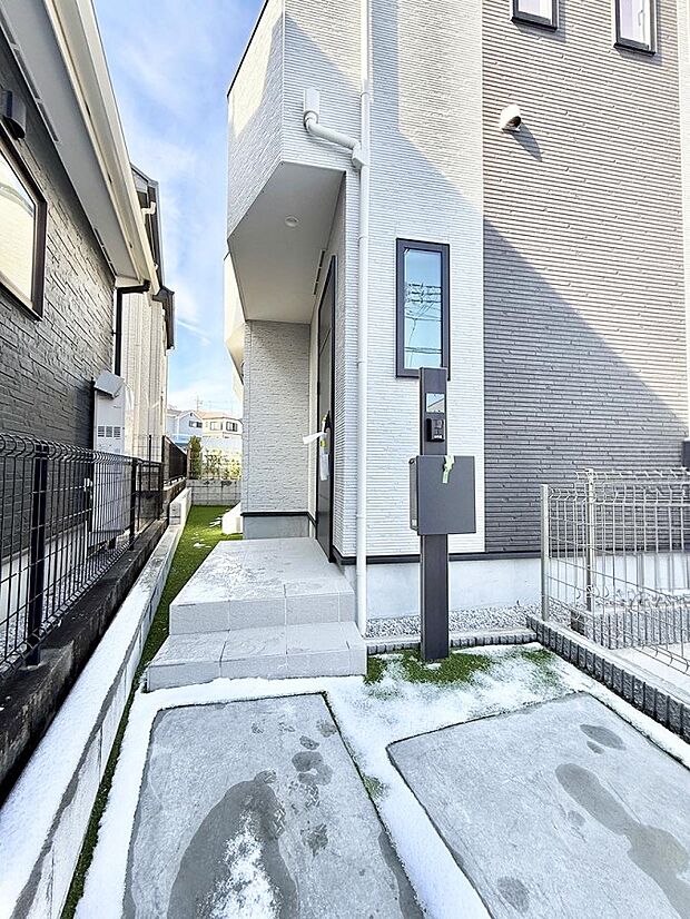 ■ 家族とゲストをやさしく迎える、心温まる玄関