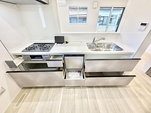 ■家族の絆を深める、温もりのあるキッチン