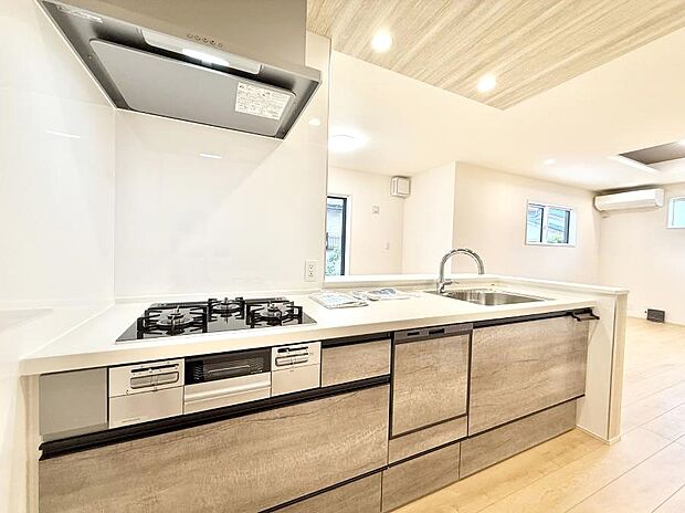 ■シンプルで美しく心地よい時間を生むキッチン空間