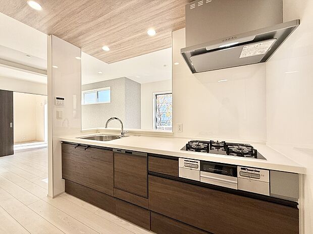 ■家族の絆を深める、温もりのあるキッチン