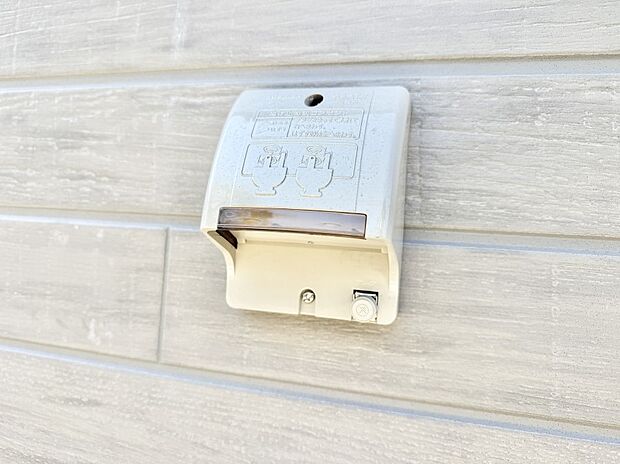 ■屋外に電源コンセントがあれば、高圧洗浄機で窓や外壁を掃除するなど便利です。