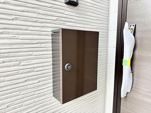 ■不在時でも荷物が受け取れる便利な宅配ボックス