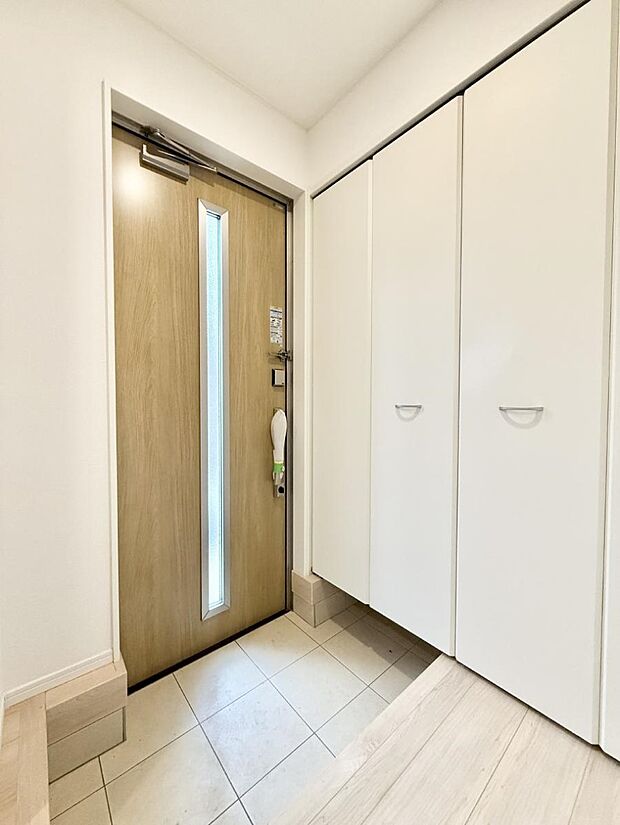 ■ 毎日を気持ちよく迎える、明るく温もりのある玄関