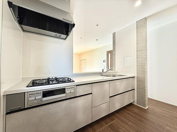 ■シンプルで機能的、毎日使いやすいキッチン