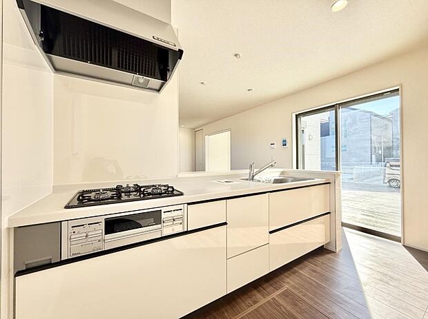 ■シンプルで機能的、毎日使いやすいキッチン