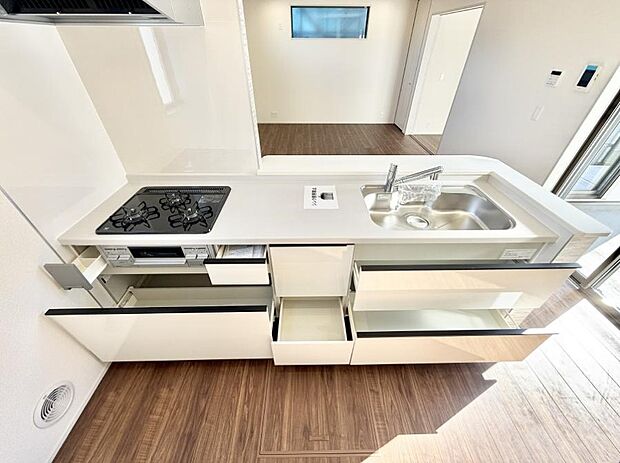 ■家族の絆を深める、温もりのあるキッチン