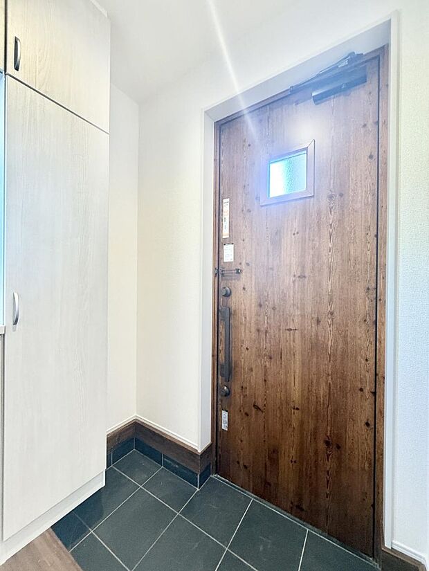 ■ シンプルで美しく、快適な暮らしの入り口