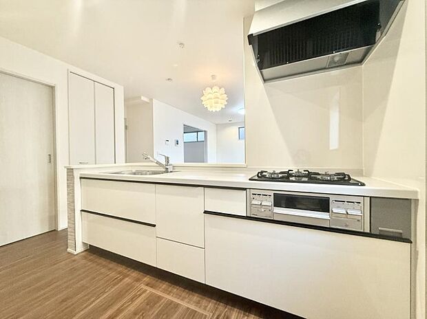 ■シンプルで美しく心地よい時間を生むキッチン空間