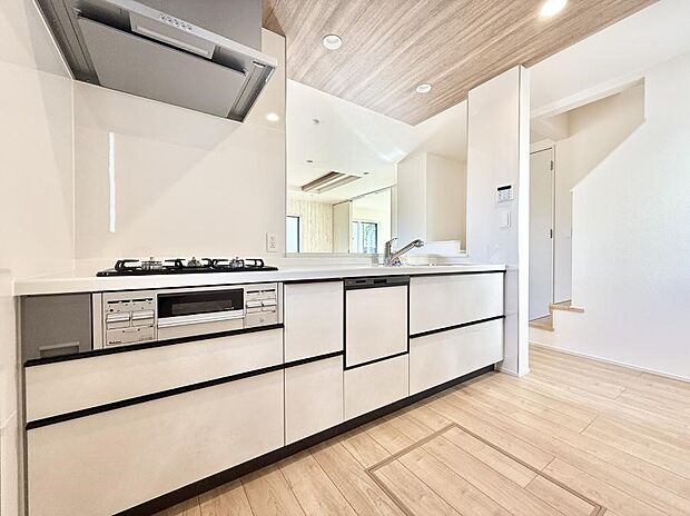 ■シンプルで美しく心地よい時間を生むキッチン空間