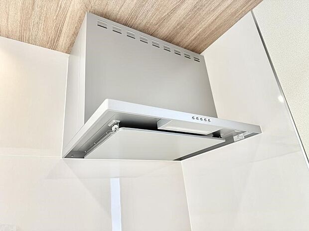 ■フードに覆われている為、匂いが換気扇に誘導され、効率的に排煙ができます