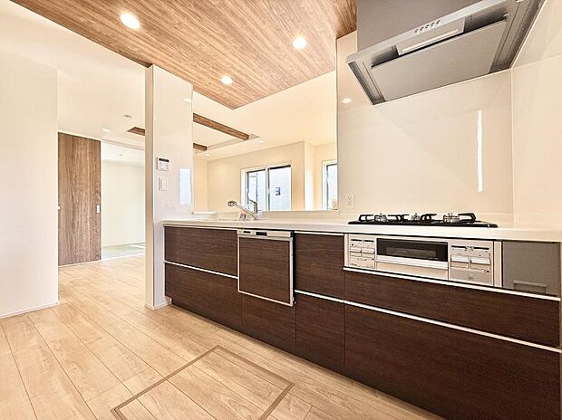 ■シンプルで機能的、毎日使いやすいキッチン